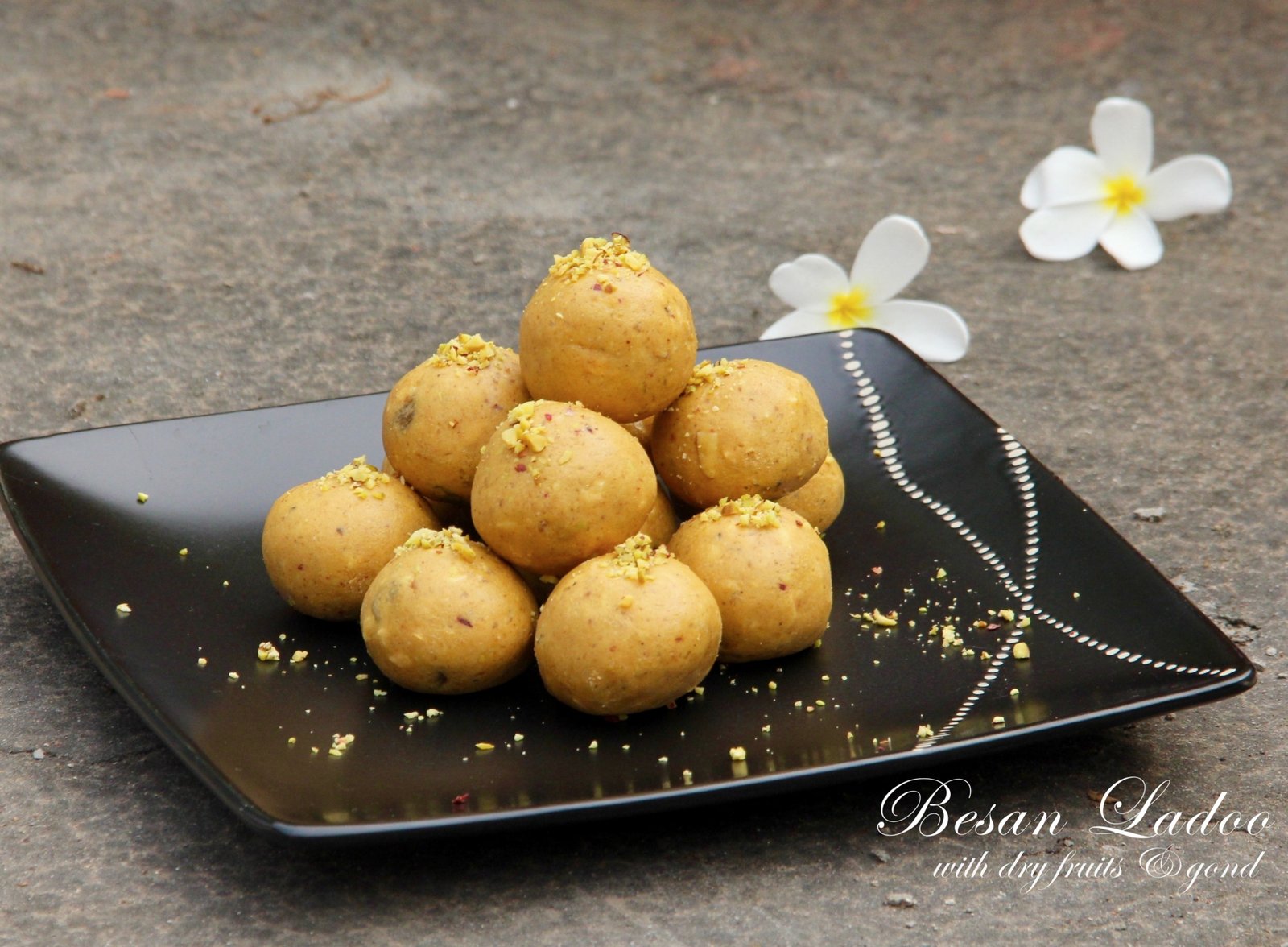 how to make besan ladoo